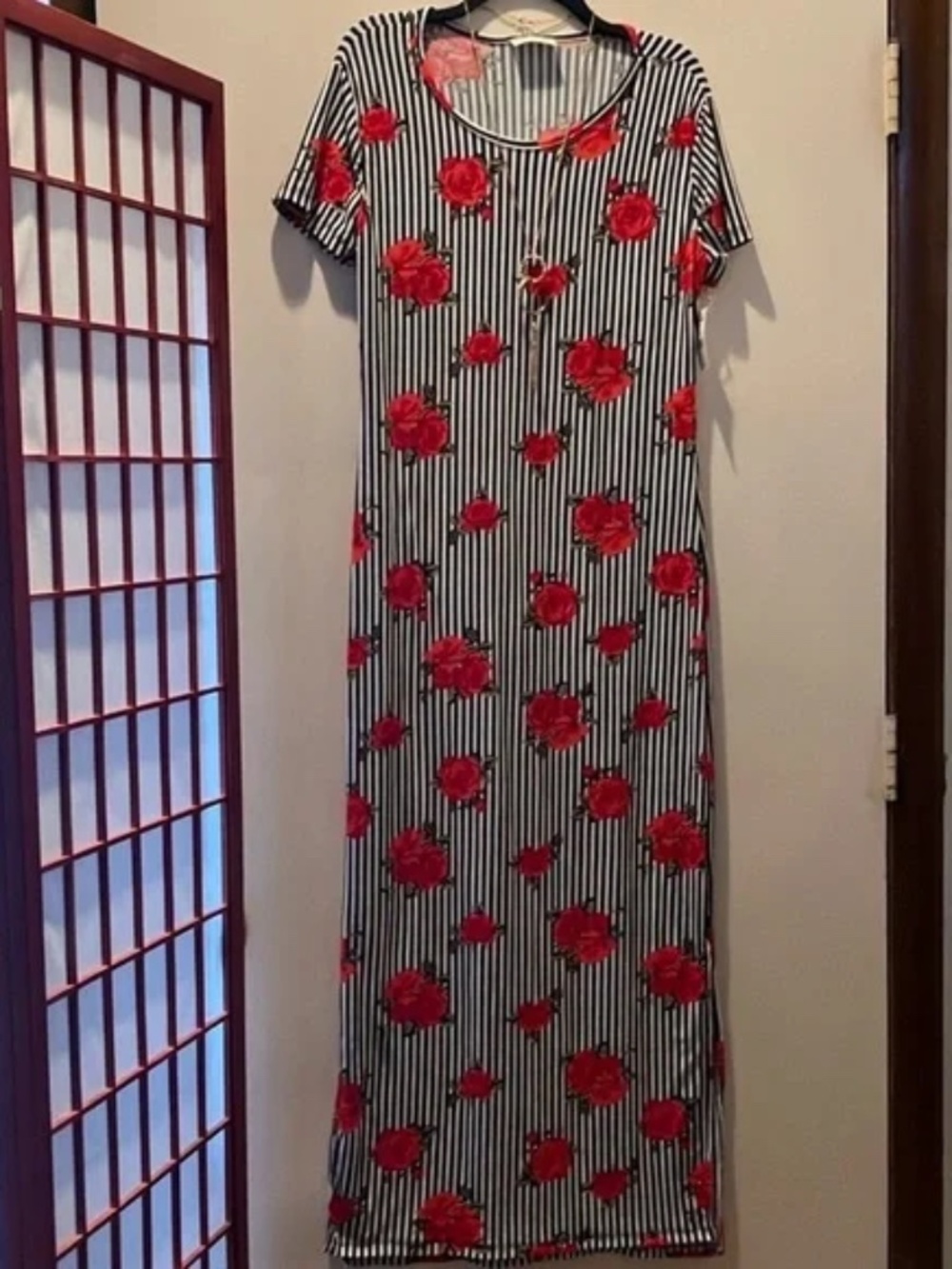 Bobbie Brooks Maxi Dress with Necklace Size Large NEW NWT
